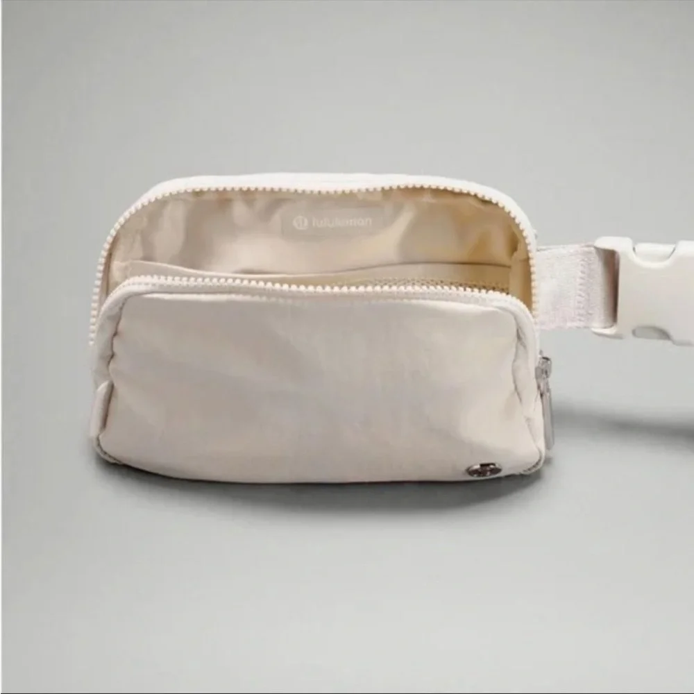 NWT LULULEMON EVERYWHERE BELT BAG WHITE OPAL - Picture 7 of 8